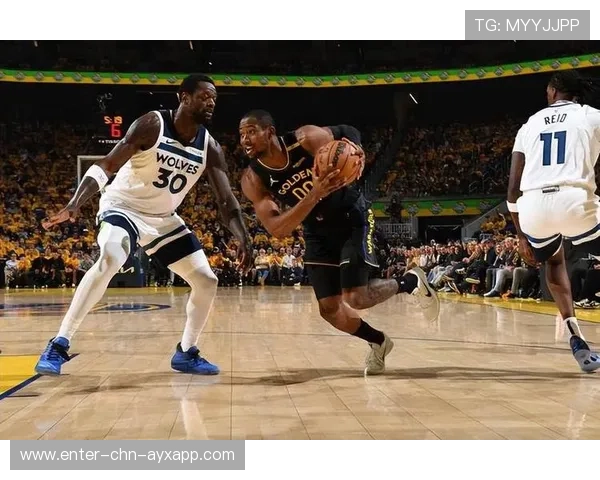 森林狼团队在比分胶着期完成多次精准传球